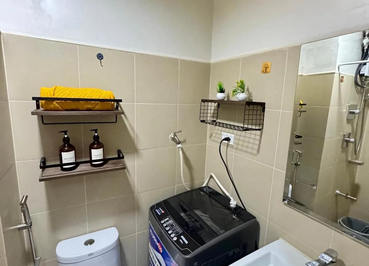 Cozy Queen-Sized Bed Puhon Suite Mall Of Asia Manila Apartment